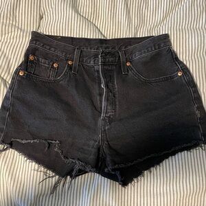 Levi 501 high waisted cropped shorts five buttons